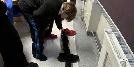 Powiększ grafikę: andrzejki-w-klasie-vii-663130.jpg