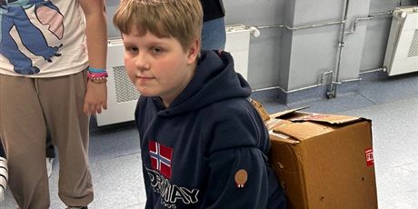 Powiększ grafikę: dzien-bez-plecaka-685885.jpg