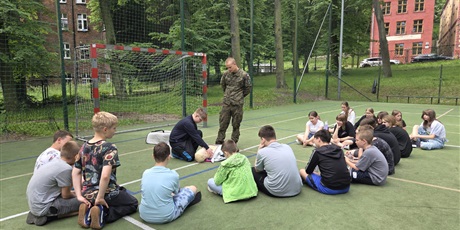 Powiększ grafikę: edukacja-z-wojskiem-704754.jpg