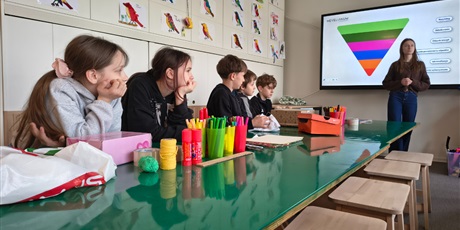 Powiększ grafikę: klasa-iv-na-warsztatach-ekologicznych-688818.jpg