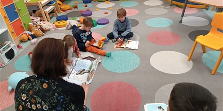 Powiększ grafikę: ksiazka-o-kazdej-porze-roku-672606.jpg