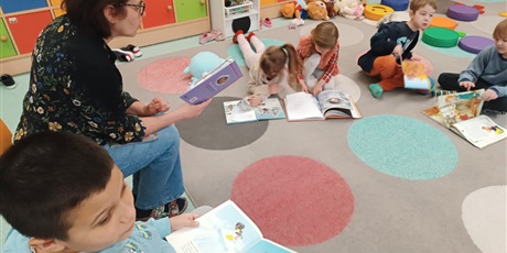 Powiększ grafikę: ksiazka-o-kazdej-porze-roku-672609.jpg