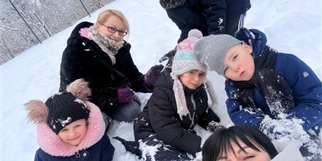 Powiększ grafikę: ksiazka-o-kazdej-porze-roku-672612.jpg