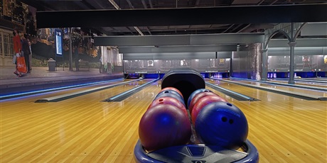 Powiększ grafikę: miedzyszkolne-mistrzostwa-bowlingowe-622888.jpg