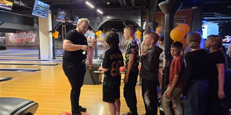 Powiększ grafikę: miedzyszkolne-mistrzostwa-bowlingowe-695030.jpg
