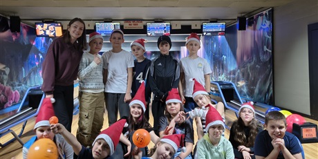 Powiększ grafikę: mikolajki-klasy-iv-na-kregielni-667525.jpg