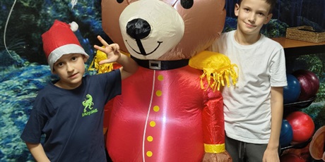 Powiększ grafikę: mikolajki-klasy-iv-na-kregielni-667529.jpg