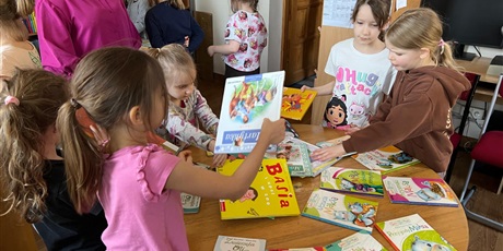 Powiększ grafikę: pasowanie-na-czytelnika-679361.jpg