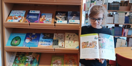 Powiększ grafikę: pazdziernik-miesiacem-bibliotek-szkolnych-646217.jpg