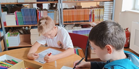 Powiększ grafikę: pazdziernik-miesiacem-bibliotek-szkolnych-646219.jpg