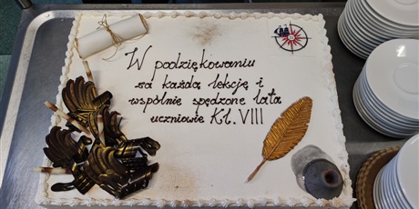 Powiększ grafikę: pozegnanie-uczniow-klasy-viii-631756.jpg