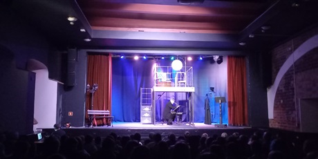 Powiększ grafikę: spektakl-opowiesc-wigilijna-659313.jpg