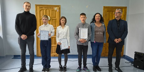 Powiększ grafikę: uroczyste-powolanie-czlonkow-samorzadu-uczniowskiego-649044.jpg