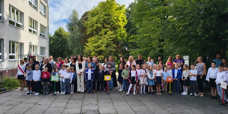 Powiększ grafikę: zaczynamy-nowy-rok-szkolny-710718.jpg