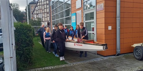 Powiększ grafikę: zajecia-na-smoczych-lodziach-646225.jpg