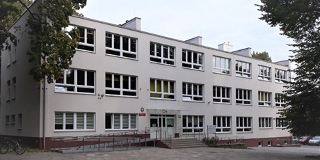 Powiększ grafikę: Budynek Szkoły Podstawowej nr 21 w Gdańsku.